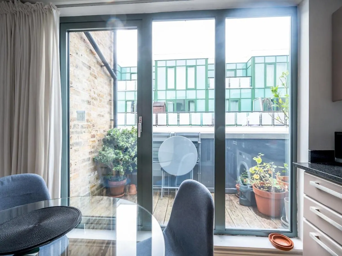 Cosy And Spacious Flat Near London Bridge Apartment