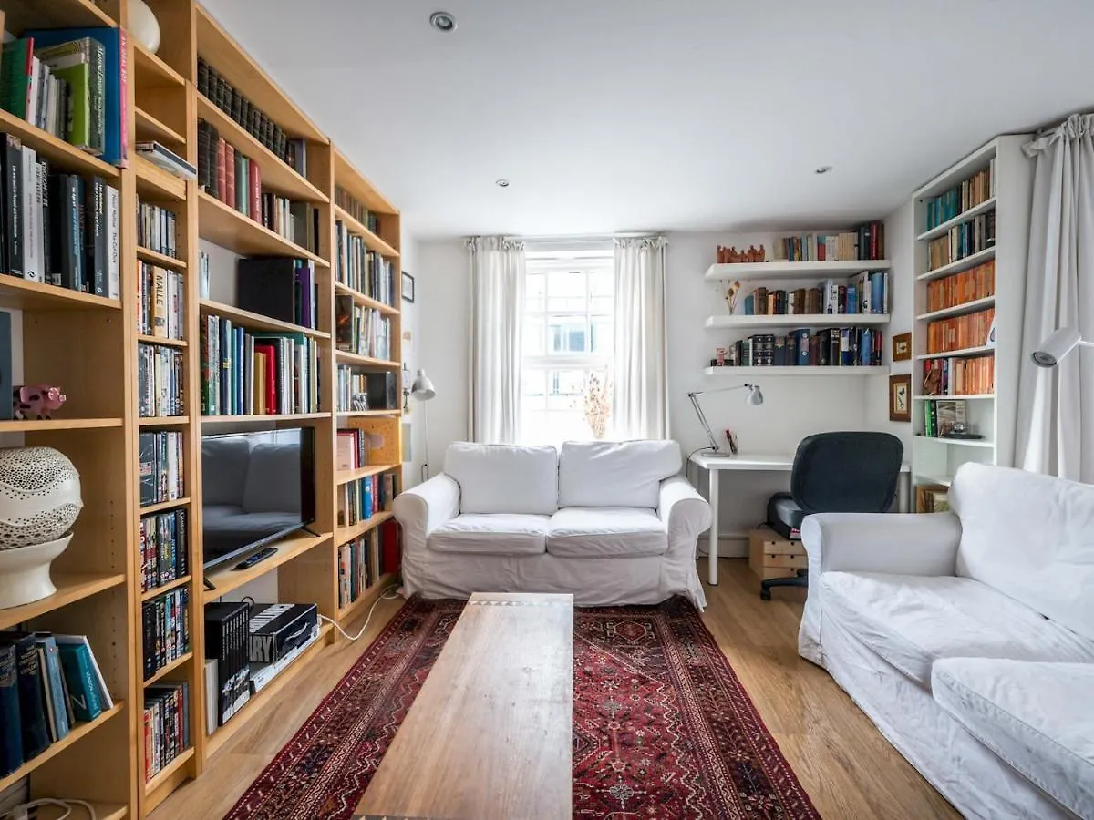 Cosy And Spacious Flat Near London Bridge Apartment