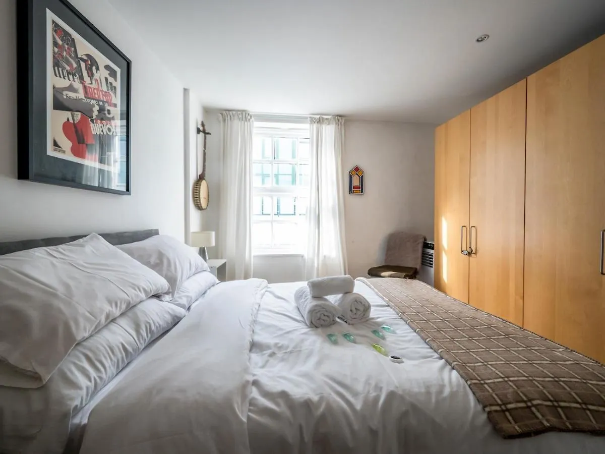 Cosy And Spacious Flat Near London Bridge Apartment