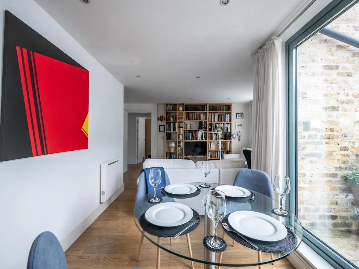 Cosy And Spacious Flat Near London Bridge