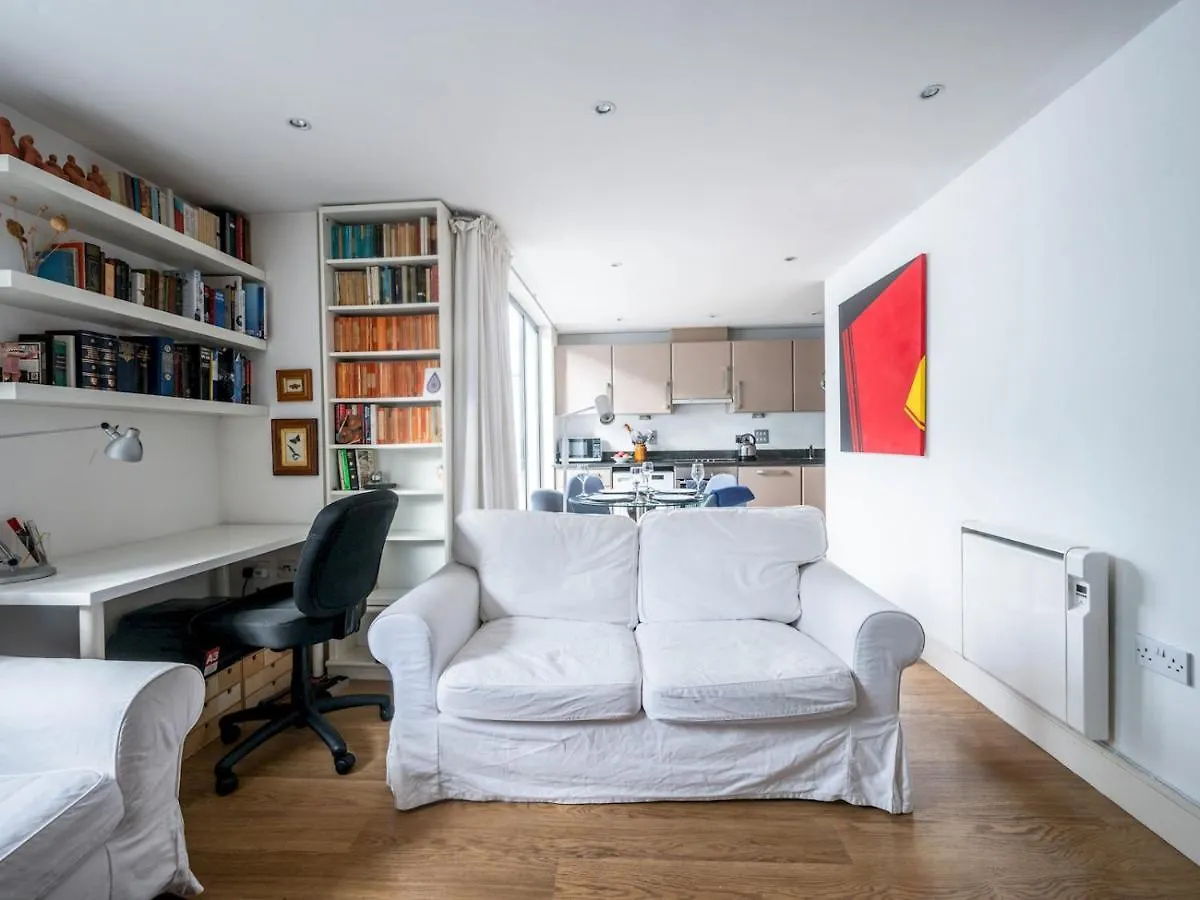 Cosy And Spacious Flat Near London Bridge