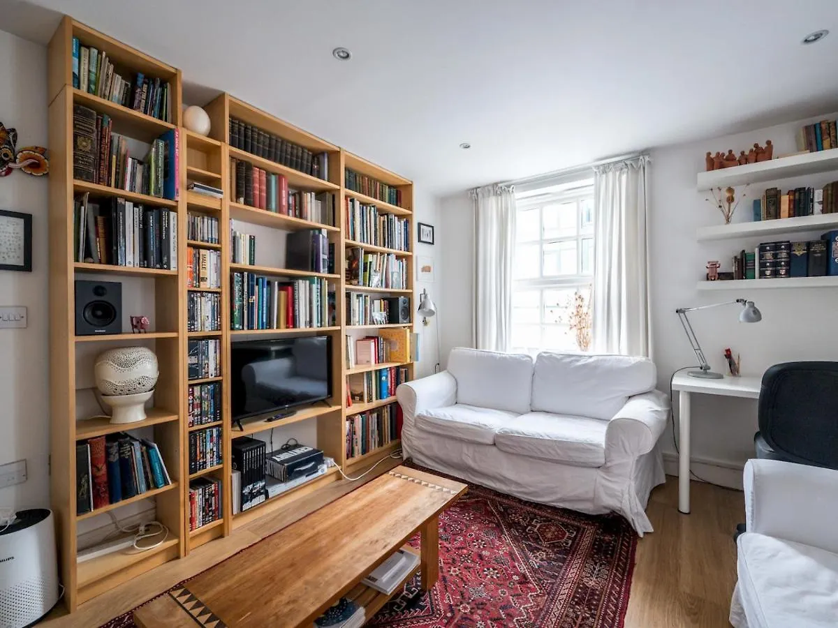Apartment Cosy And Spacious Flat Near London Bridge