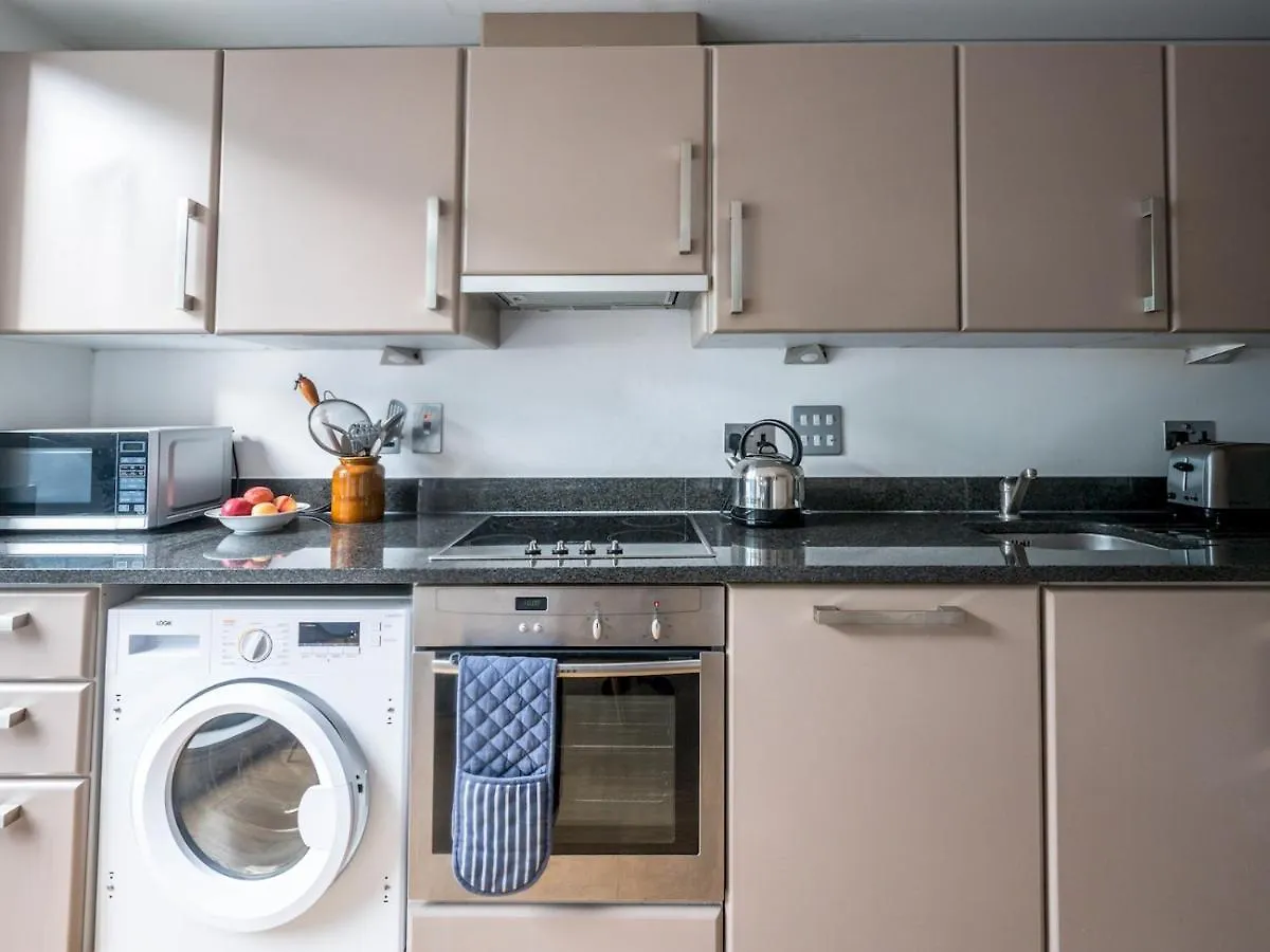 Cosy And Spacious Flat Near London Bridge 0*,