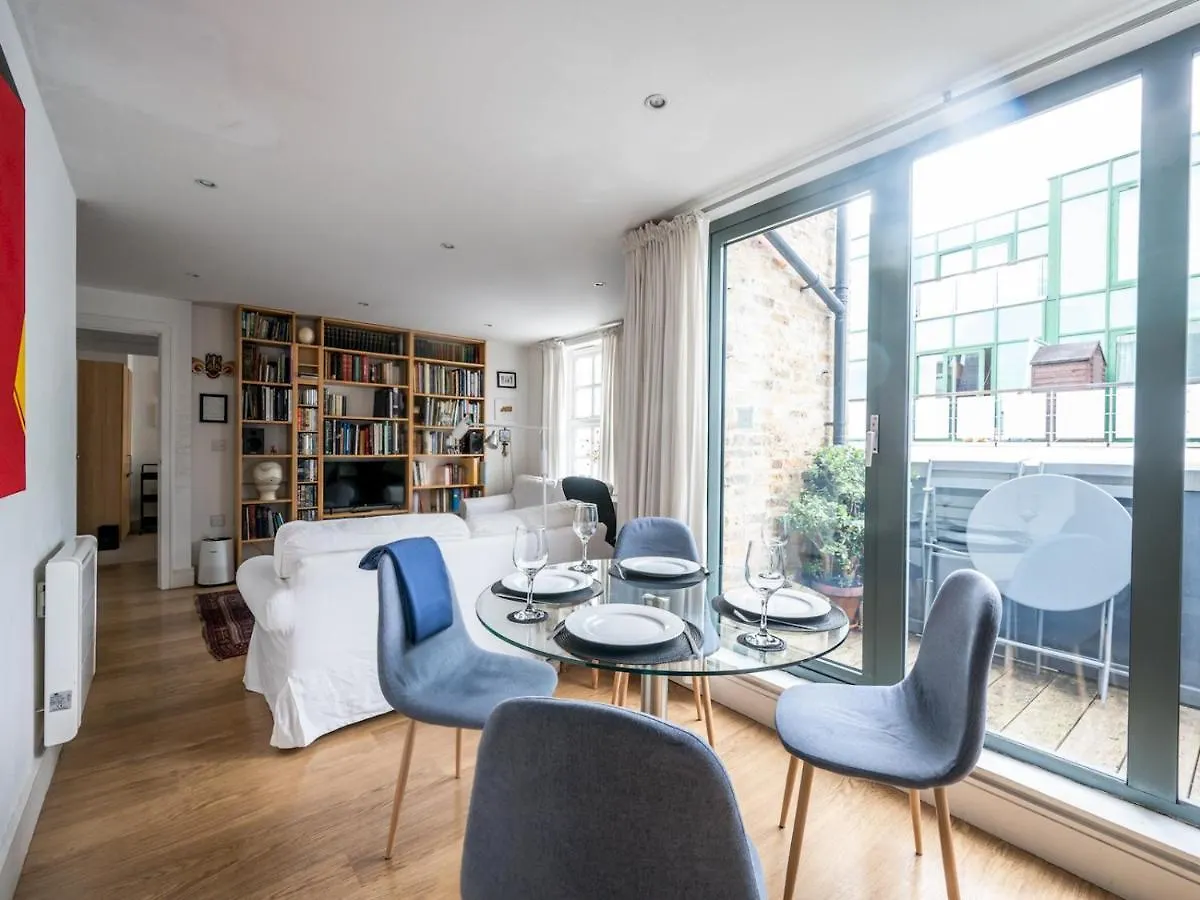 Cosy And Spacious Flat Near London Bridge 0*,