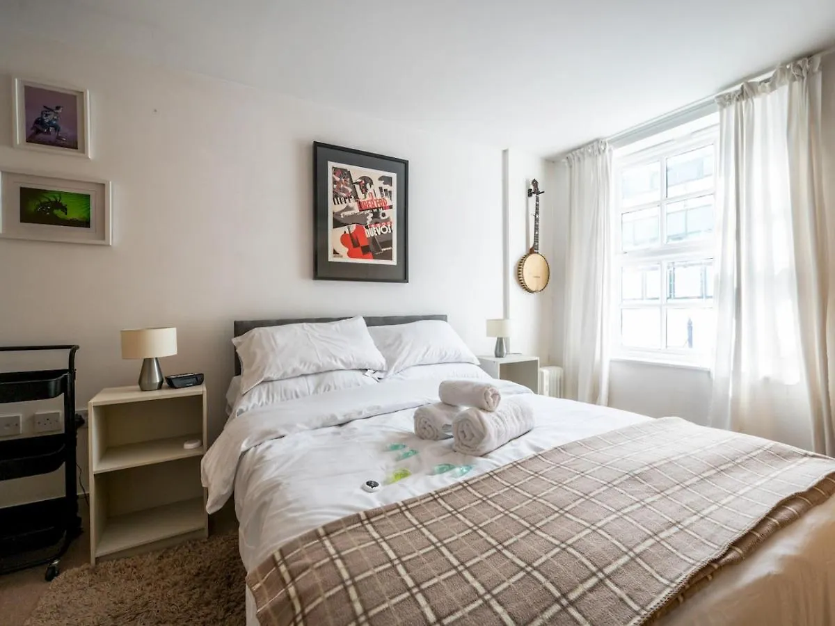 Cosy And Spacious Flat Near London Bridge Apartment