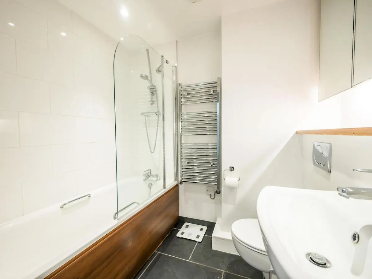 Cosy And Spacious Flat Near London Bridge Apartment